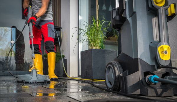 Commercial Pressure Cleaning in Santa Maria