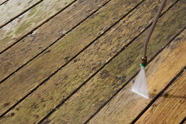 Deck Mold Removal in Santa Maria